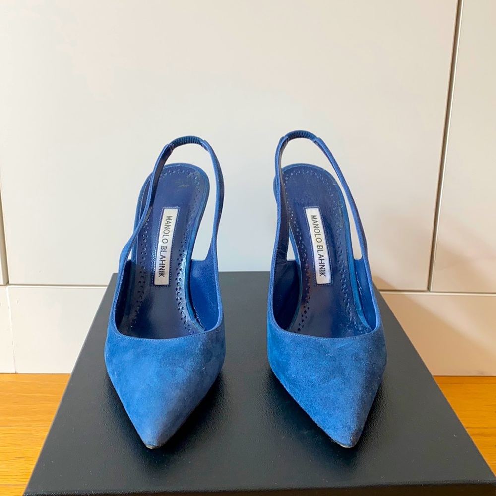 Manolo Blahnik Suede Slingback Pumps size 38, blue